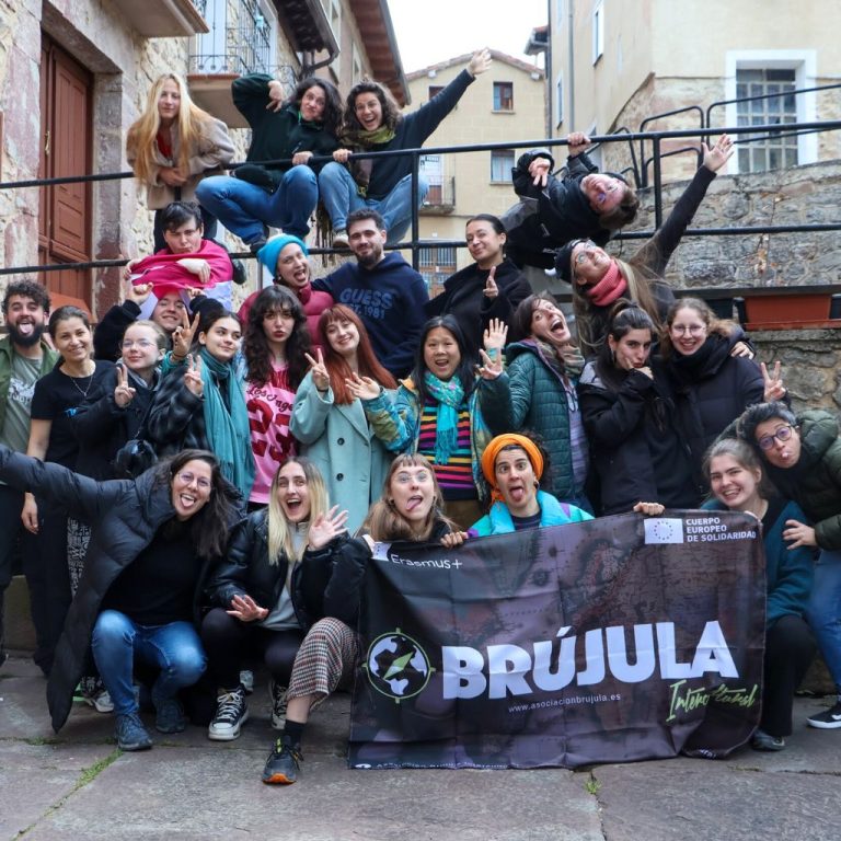 Asocicación Brujula